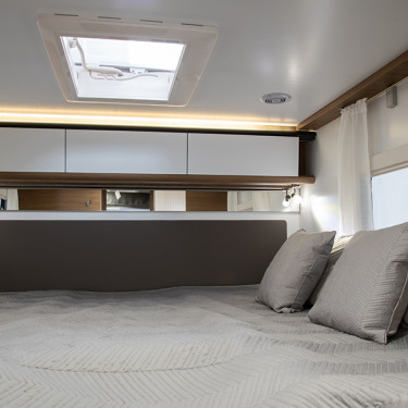 Tessoro 463 Rear Bed Make Up