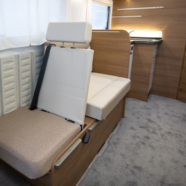 Tessoro 487 Rear Travel seat