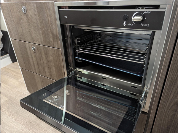 Benimar Benivan 144 Oven