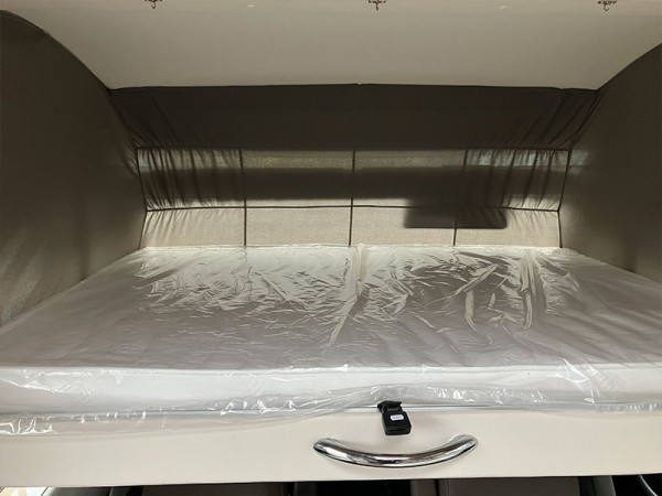 K Yacht 80 pull down bed
