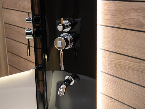 K Yacht 80 Shower