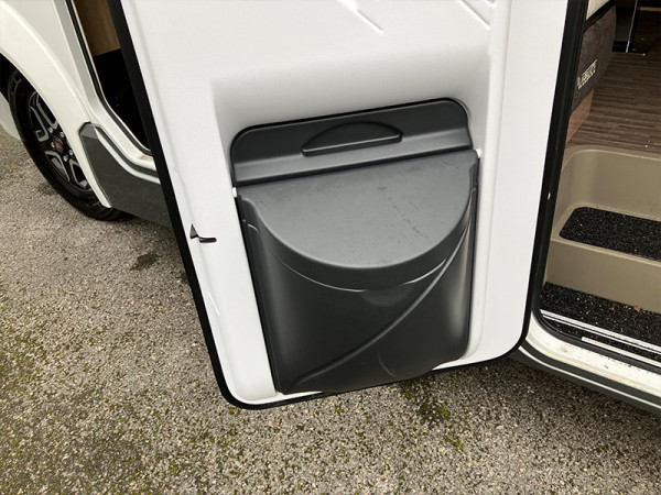 K Yacht 80 Door bin
