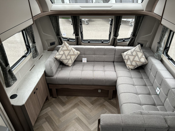 Acadia 660 (4)