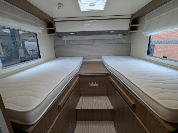 rear bed