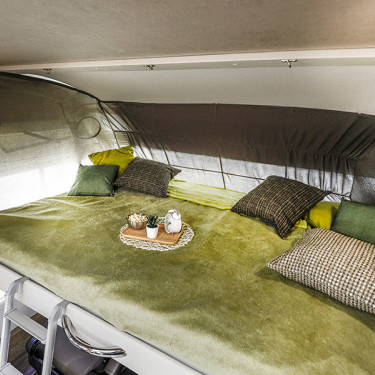 K Yacht 95 Drop Down Bed