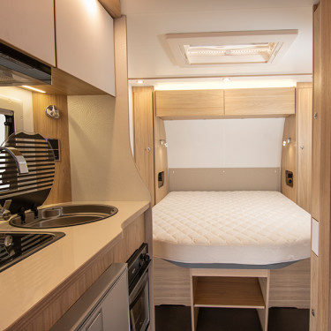 Fantaisy 440 CL Island Bed View