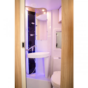 Fantaisy 440 CL Shower Room