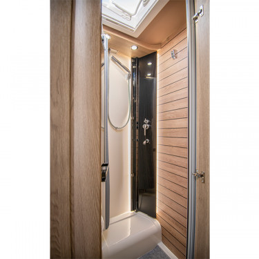 K Yacht 80 Shower